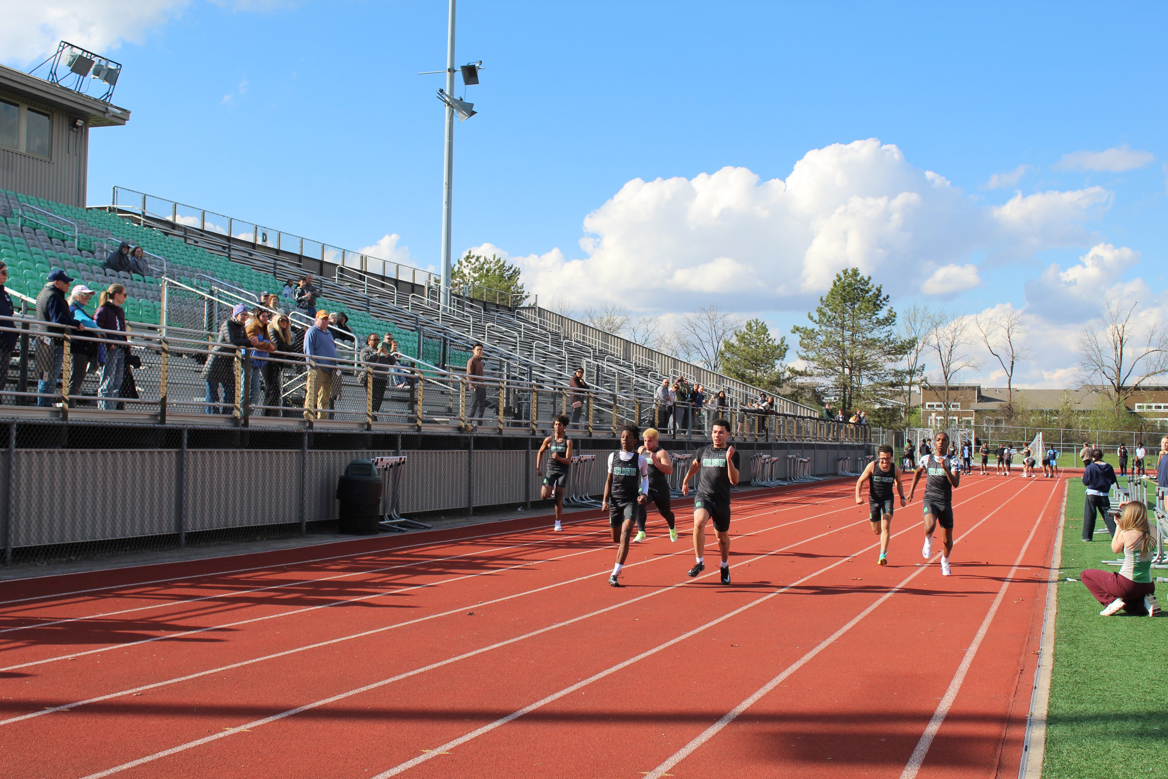 Scioto Irish boys sprinting on the track