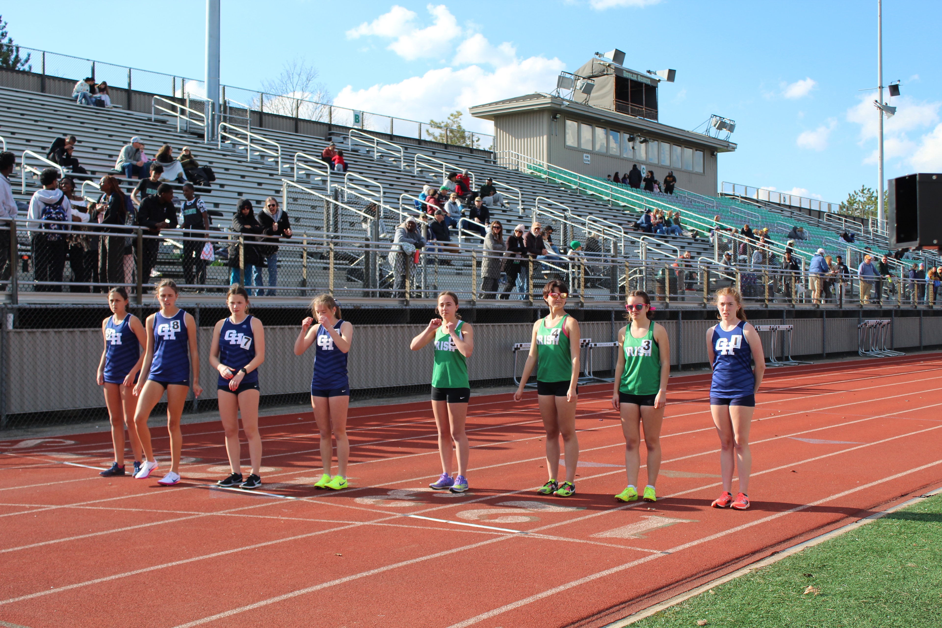Scioto Irish girls lined up at the start